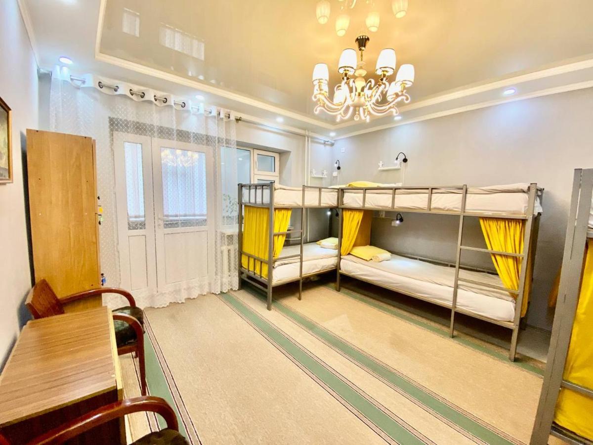 Downtown Homestay Bishkek Exterior foto