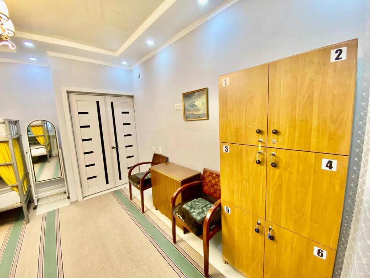 Downtown Homestay Bishkek Exterior foto